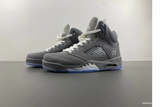 136027-005 Jordan Grey'  5 136027-005 'Wolf Retro   0824
